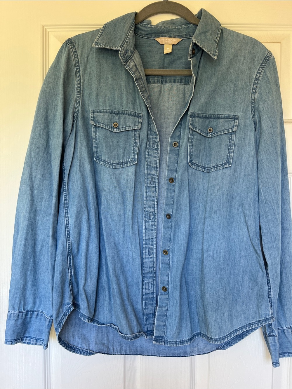 Banana Republic soft Wash light Denim Button-Up Shirt
